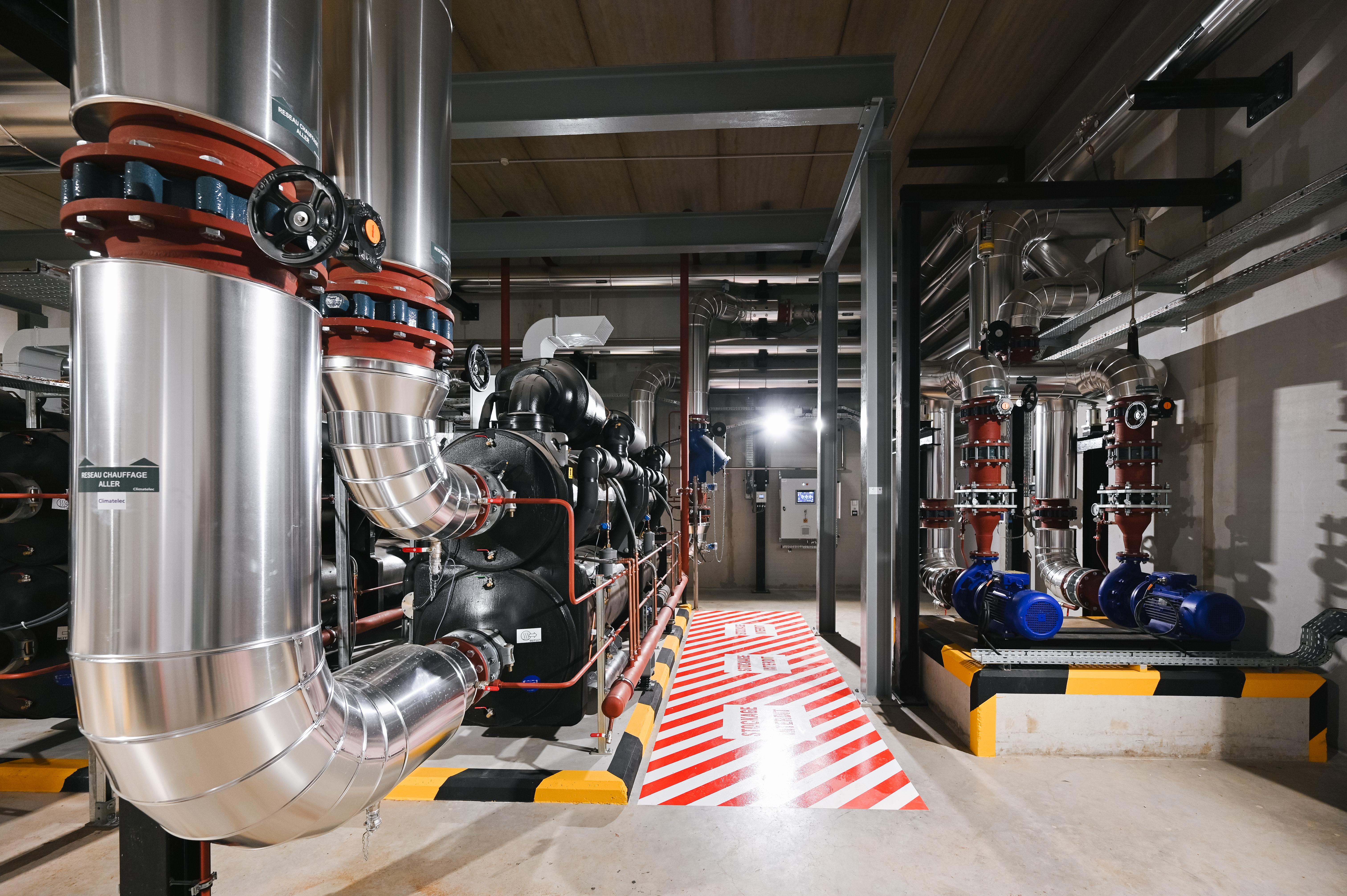 Les tuyaux de la chaufferie d'Evry